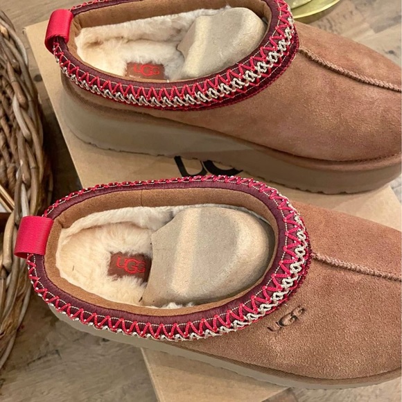WOMEN’S UGG TAZZ CHESTNUT SIZE 7 - Picture 3 of 3